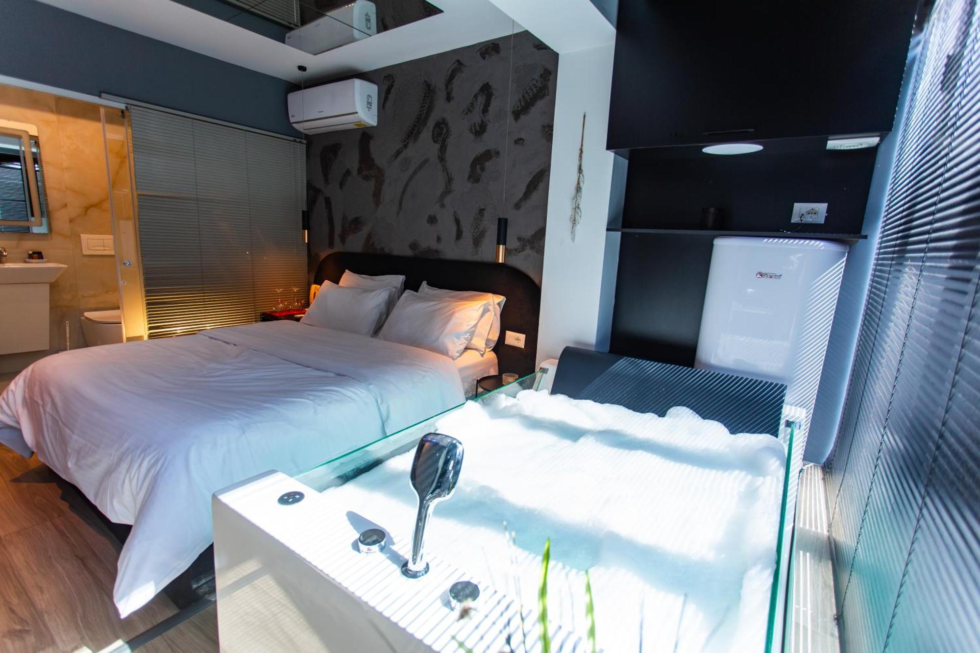 The Bubbles - Jacuzzi Hotel Tirana Exterior foto