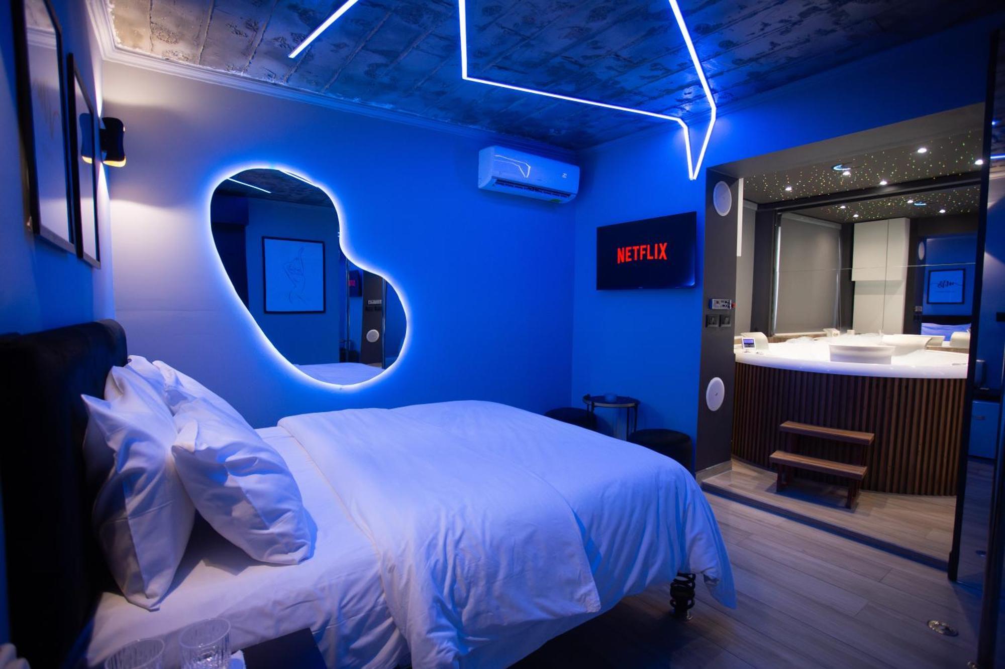 The Bubbles - Jacuzzi Hotel Tirana Exterior foto